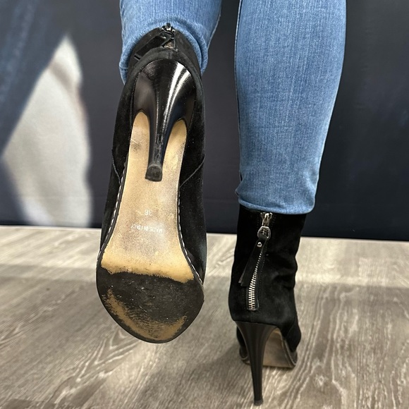 BLACK SUEDE BOOTIES 🔥 - Picture 5 of 12